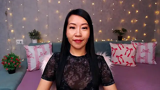 LiaPak XXX чат на живо