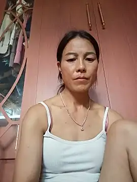دردشة Lily-ly الجنسية المباشرة