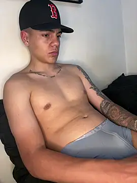 santiiago24 Webcamshow