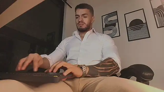 ALPHA_DOMINUS_ Adlı Modelin Web Kamerası Şovu