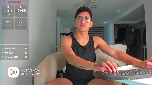 Chat +18 de adrik_cano__ ao vivo
