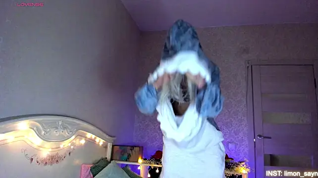 LillyMoure_'s Webcam Show