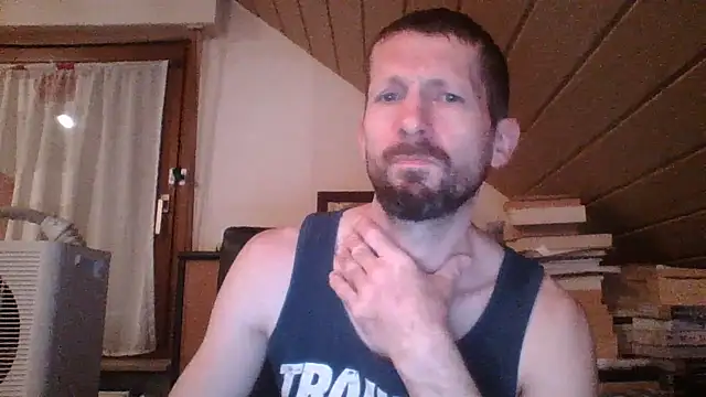 MuscleOtter élő XXX-chatje