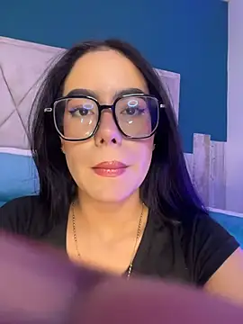 دردشة TopDollXXX الجنسية المباشرة