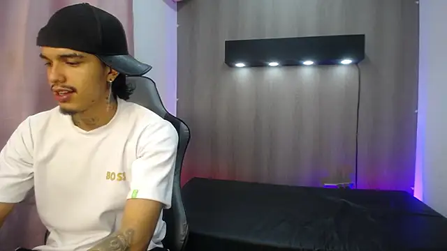XXX chat uživo modela Tayson_Hot