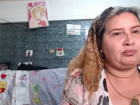 Perla1981-- Chat XXX live