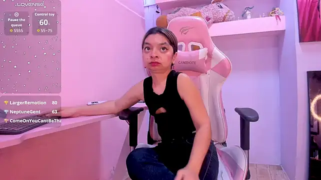 Chat +18 de CharlotteMuller ao vivo