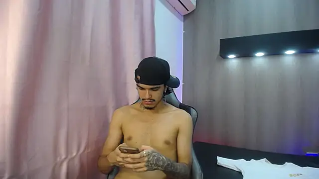 Tayson_Hot: απευθείας συνομιλία ΧΧΧ