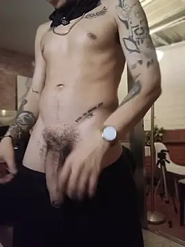 AlphaMasterXxx Chat XXX live
