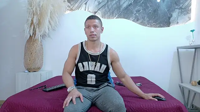 Thiago_16 Live XXX-chat