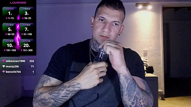 Shane_Clay Live XXX-chat