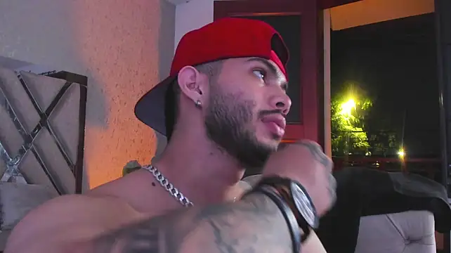 Vincentblack Adlı Modelin Canlı XXX Sohbeti