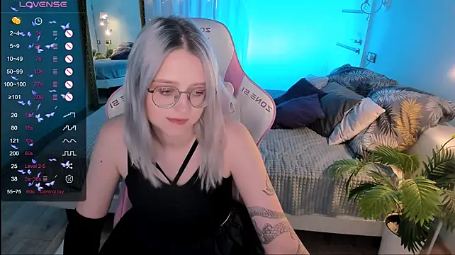 Chat +18 de LunarGlow ao vivo