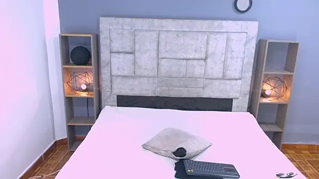 XXX chat uživo modela Maximo_Juli