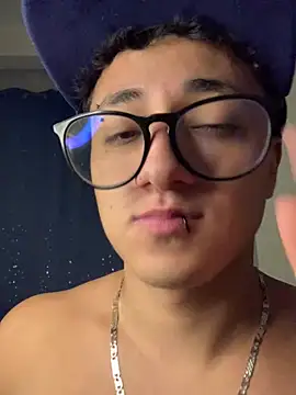 Adonibaskerville4's Live XXX Chat