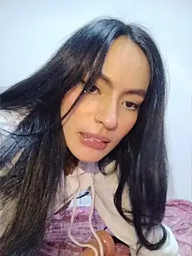 XXX chat uživo modela AdarhaRamirez_