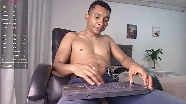 Aaronblack1_ live XXX chat