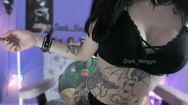 Dark_ningyo1 Chat XXX in diretta