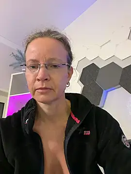 Chat +18 de AnnikaRose ao vivo