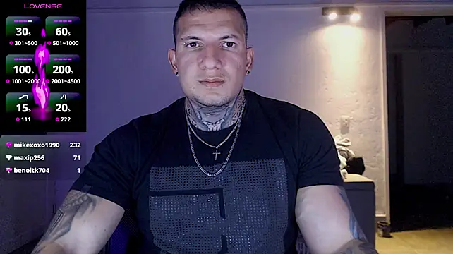 Shane_Clay Chat XXX in diretta