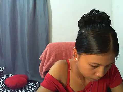 Novice_azrha05 Chat XXX in diretta