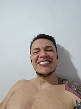Nayib_Frezh Chat XXX in diretta
