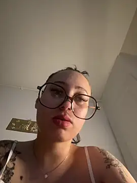 queenlo_xxx Webcam Show