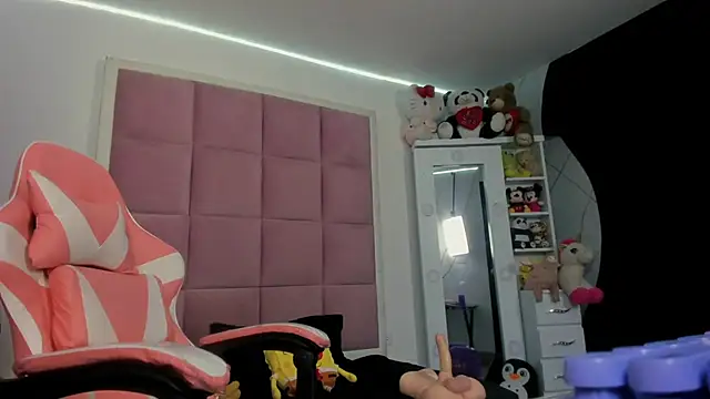MelanieRousse Chat XXX in diretta