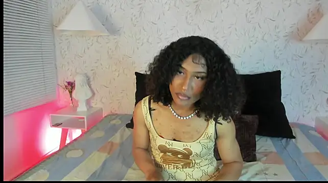 Maxine_Brm Chat XXX in diretta
