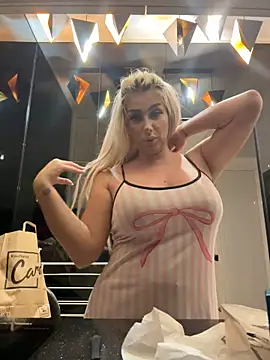 Squirt_Tanya Chat XXX in diretta