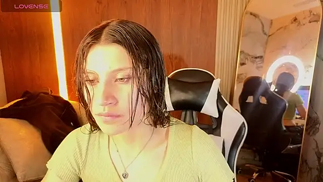 Chat XXX en directo de Blonde_Doll_v
