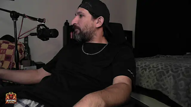 DevilPup75_ 라이브 XXX 채팅