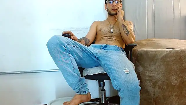 Alphamaster_92 – Naživo XXX chat