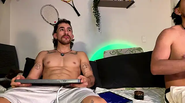 Aaron_wheel 라이브 XXX 채팅