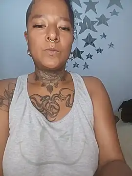 צ'אט XXX בשידור חי של Lau_castillo