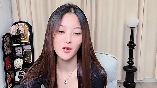 JiaYi0911: онлайн-секс-чат