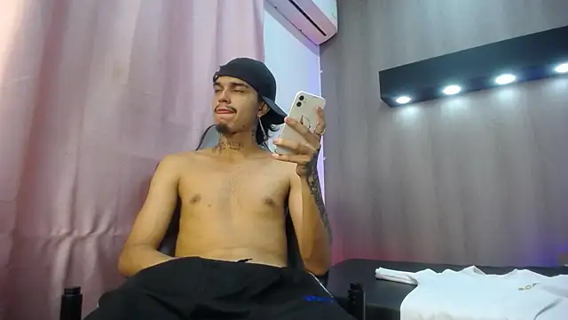 แชท XXX สดของ Tayson_Hot
