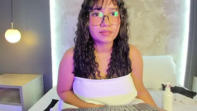 alysson_moon_'s Live XXX Chat