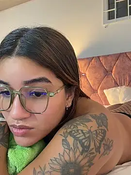 Little_Gaby_'s Live XXX Chat