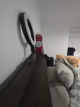 bigGirth4u élő XXX-chatje