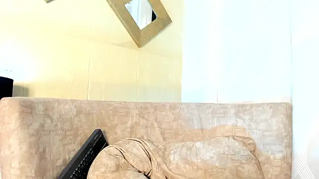 afrodita-Stone Adlı Modelin Canlı XXX Sohbeti