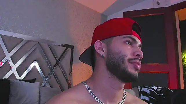 Vincentblack Adlı Modelin Canlı XXX Sohbeti
