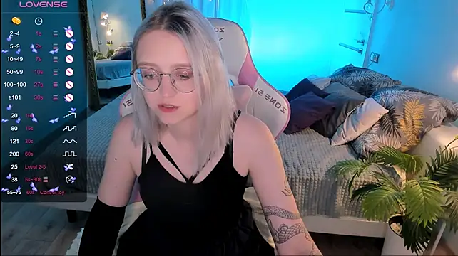LunarGlow Live XXX-Chat