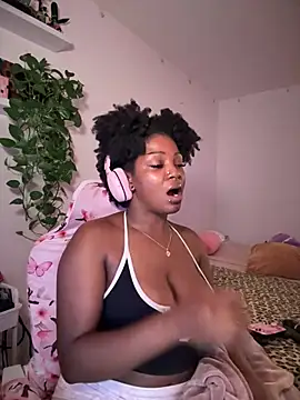 Chatroom XXX en direct de mochakaia