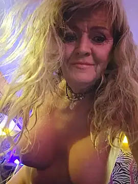 annika_lately Chat XXX in diretta