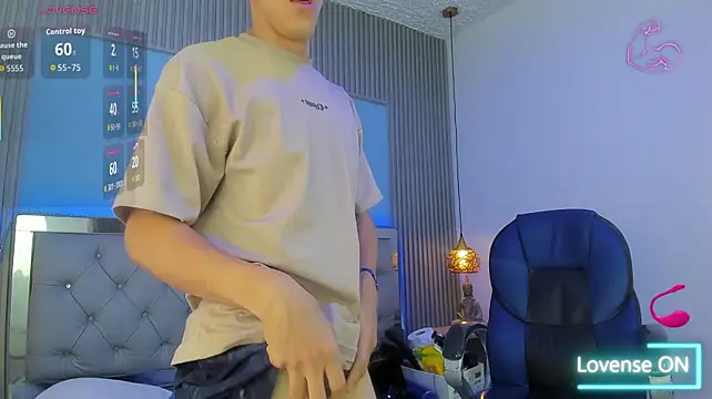צ'אט XXX בשידור חי של Ethanx18_