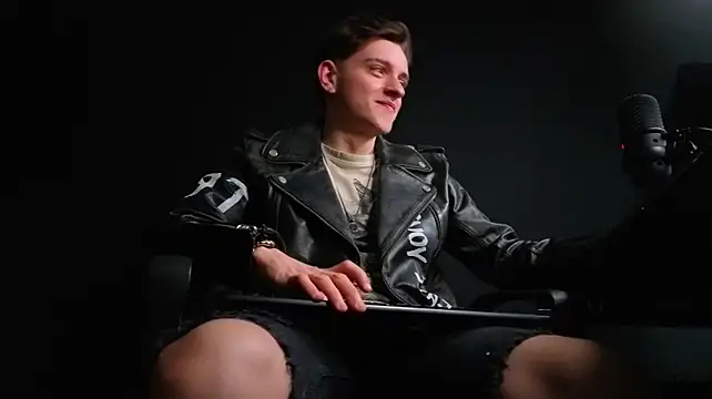 Онлайн чат XXX FelixStarkk