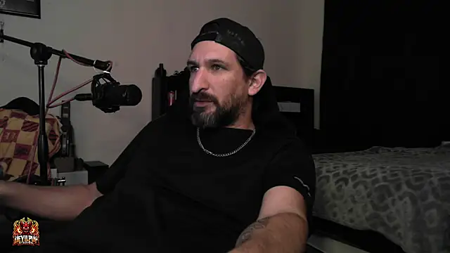 Chatroom XXX en direct de DevilPup75_
