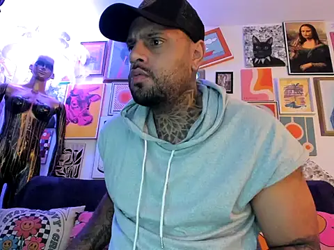 DorianWolf's Live XXX Chat