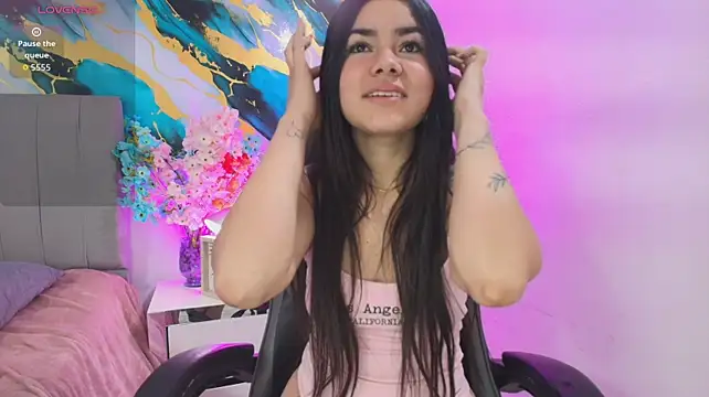 Chat +18 de Zoe_Bloom__ ao vivo